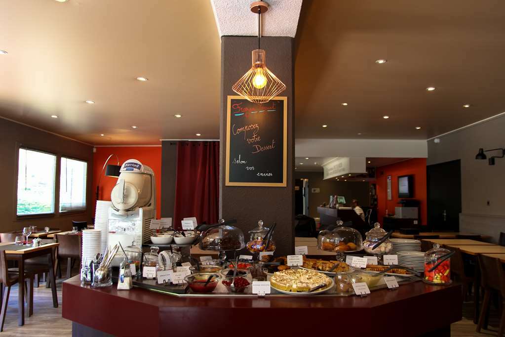 Kyriad Rouen Nord - Mont Saint Aignan المطعم الصورة